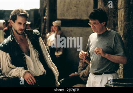 JOHN MADDEN, SHAKESPEARE IN LOVE, 1998 Stock Photo - Alamy