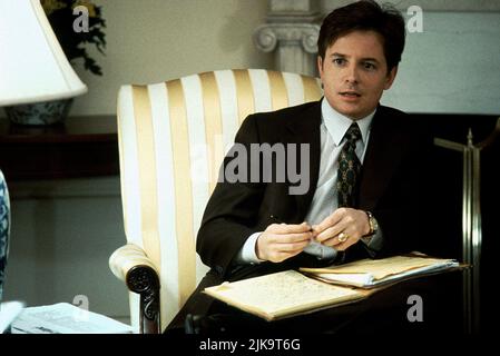 Michael J. Fox Film: The American President (1995) Characters: Lewis Rothschild  Director: Rob Reiner 08 November 1995   **WARNING** This Photograph is for editorial use only and is the copyright of COLUMBIA and/or the Photographer assigned by the Film or Production Company and can only be reproduced by publications in conjunction with the promotion of the above Film. A Mandatory Credit To COLUMBIA is required. The Photographer should also be credited when known. No commercial use can be granted without written authority from the Film Company. Stock Photo