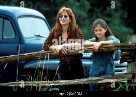 Dana Delany & Anna Paquin Film: Fly Away Home (1996) Characters: Susan Barnes, Amy Alden  Director: Carroll Ballard 05 September 1996   **WARNING** This Photograph is for editorial use only and is the copyright of COLUMBIA and/or the Photographer assigned by the Film or Production Company and can only be reproduced by publications in conjunction with the promotion of the above Film. A Mandatory Credit To COLUMBIA is required. The Photographer should also be credited when known. No commercial use can be granted without written authority from the Film Company. Stock Photo