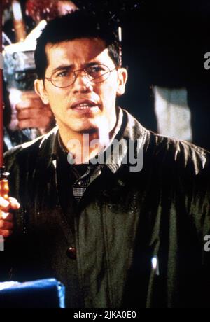 John Leguizamo Film: The Fan (USA 1996) Characters: Manny  Director: Tony Scott 16 August 1996   **WARNING** This Photograph is for editorial use only and is the copyright of TRISTAR PICTURES and/or the Photographer assigned by the Film or Production Company and can only be reproduced by publications in conjunction with the promotion of the above Film. A Mandatory Credit To TRISTAR PICTURES is required. The Photographer should also be credited when known. No commercial use can be granted without written authority from the Film Company. Stock Photo