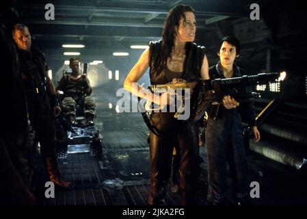 WINONA RYDER, RON PERLMAN, ALIEN: RESURRECTION , 1997 Stock Photo - Alamy