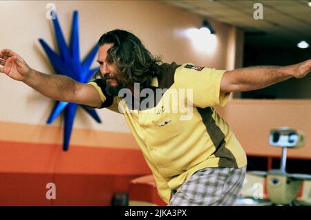 Jeff Bridges Film: The Big Lebowski (USA/UK 1998) Characters: Jeffrey Lebowski - The Dude  Director: Ethan Coen & Joel Coen 15 February 1998   **WARNING** This Photograph is for editorial use only and is the copyright of GRAMERCY PICTURES and/or the Photographer assigned by the Film or Production Company and can only be reproduced by publications in conjunction with the promotion of the above Film. A Mandatory Credit To GRAMERCY PICTURES is required. The Photographer should also be credited when known. No commercial use can be granted without written authority from the Film Company. Stock Photo