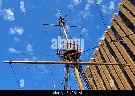 Golden Hind sailing ship (1973) , in St Mary Overies Dock, Cathedral Street, ,Southwark, London, England, UK,SE1 9DE - free landing Stock Photo