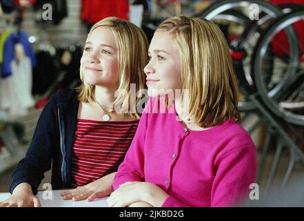 Mary-Kate Olsen & Ashley Olsen Film: Switching Goals (1999) Characters: Samantha 'Sam' Stanton, Emma Stanton  Director: David Steinberg 12 December 1999   **WARNING** This Photograph is for editorial use only and is the copyright of DISNEY and/or the Photographer assigned by the Film or Production Company and can only be reproduced by publications in conjunction with the promotion of the above Film. A Mandatory Credit To DISNEY is required. The Photographer should also be credited when known. No commercial use can be granted without written authority from the Film Company. Stock Photo