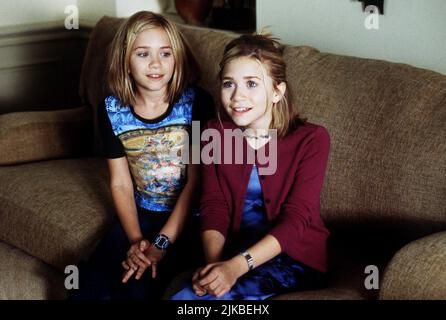 Mary-Kate Olsen & Ashley Olsen Film: Switching Goals (1999) Characters: Samantha 'Sam' Stanton & Emma Stanton  Director: David Steinberg 12 December 1999   **WARNING** This Photograph is for editorial use only and is the copyright of DISNEY and/or the Photographer assigned by the Film or Production Company and can only be reproduced by publications in conjunction with the promotion of the above Film. A Mandatory Credit To DISNEY is required. The Photographer should also be credited when known. No commercial use can be granted without written authority from the Film Company. Stock Photo