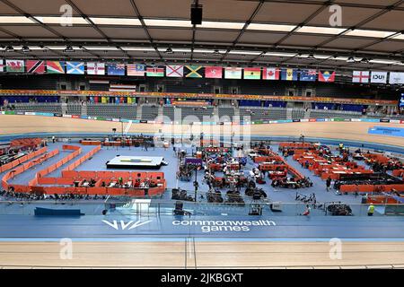 Stratford, United Kingdom. 31st July, 2022. Commonwealth Games Track Cycling. Olympic Velodrome. Stratford. A general view (GV) of the Velodrome before the start of the day. Credit: Sport In Pictures/Alamy Live News Stock Photo