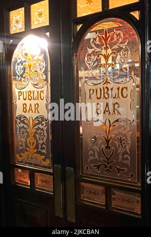 The Red Lion Mayfair, Public Bar doors and public bar, 2 Duke of York St, St. James's, London, England, UK,  SW1Y 6JP Stock Photo
