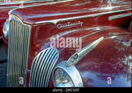 04 Mar 2012 vintage car in car rally Mumbai, Fort Horniman circle, Maharashtra  India Stock Photo