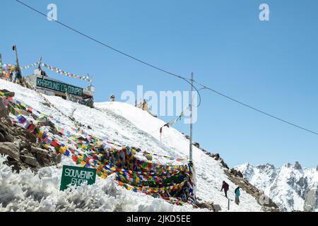 Khardungla Leh India 08 April 2022 Khardung La or Khardung Pass Is One Of The World's Highest Motorable Road And The Gateway To Nubra, Shyok Valleys Stock Photo