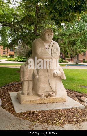 MORRIS, MN, USA - JULY 9, 2022: Grandmother Water Woman sculpture on the campus of the University of Minnesota Morris. Stock Photo