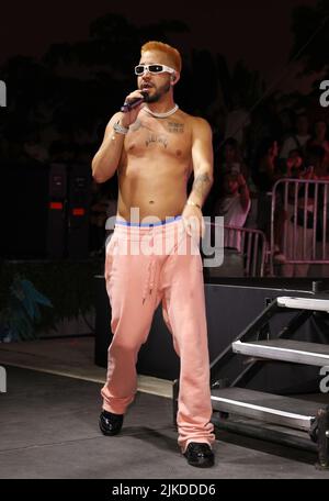 Miami, United States Of America. 31st July, 2022. MIAMI, FL - JULY 31: Recording artist MORA performs during Vibra Urbana at Oasis Wynwood on July 31, 2022 in Miami, Florida. (Photo by Alberto E. Tamargo/Sipa USA) Credit: Sipa USA/Alamy Live News Stock Photo