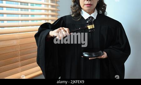 Lawyer dress hi-res stock photography and images - Page 2 - Alamy