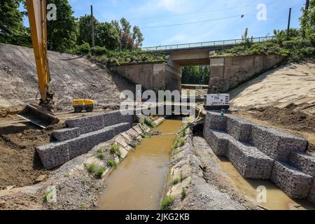 11.05.2022, Germany, North Rhine-Westphalia, Bottrop - Renaturalized Boye, the tributary of the Emscher, is transformed into a near-natural watercours Stock Photo