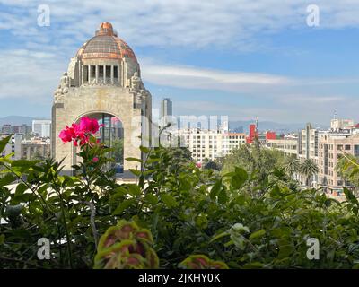 A pretty view of the Monument to the Revolution (Monumento a la Revolucion) a landmark  commemorating the Mexican Revolution, Mexico City Stock Photo