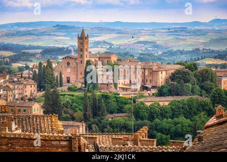 Italy, Tuscany, Siena. Santa Maria dei Servi and landscape of the hills around Siena city centre Stock Photo
