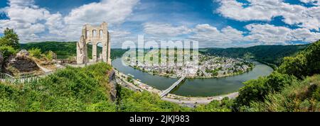 Grevenburg near Traben-Trarbach on the Middle Moselle, built by Count Johann III von Sponheim, was blown up by the French. What remains is the commandant's house, whose facade can be seen, Stock Photo