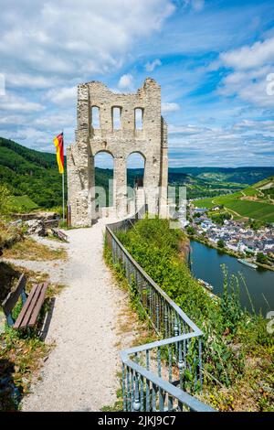 Grevenburg near Traben-Trarbach on the Middle Moselle, built by Count Johann III von Sponheim, was blown up by the French. What remains is the commandant's house, whose facade can be seen, Stock Photo