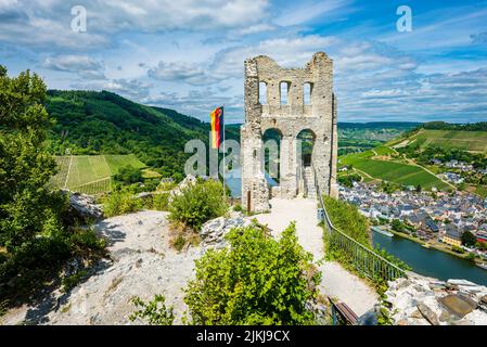 Grevenburg near Traben-Trarbach on the Middle Moselle, built by Count Johann III von Sponheim, was blown up by the French. What remains is the commandant's house, whose facade can be seen, Stock Photo