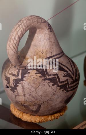 Anasazi Black on white ceramic that was gourd shaped with handle. Mesa Verde National Park Museum, Colorado Stock Photo