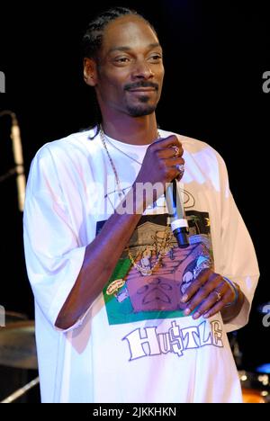 A Snoop Dogg performing live in Hollywood at the Arclight Theatre parking lot, Los Angeles, CA Stock Photo