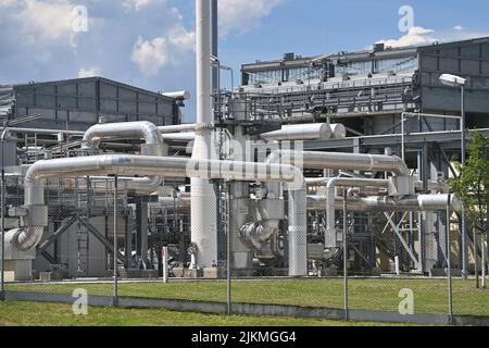 Strasswalchen, Deutschland. 02nd Aug, 2022. Bavaria's Economics Minister Hubert Aiwanger visits the Haidach gas storage facility on August 2nd, 2022. ?SVEN SIMON Photo Agency GmbH & Co. Press Photo KG # Princess-Luise-Str. 41 # 45479 M uelheim/R uhr # Tel. 0208/9413250 # Fax. 0208/9413260 # GLS Bank # BLZ 430 609 67 # Account 4030 025 100 # IBAN DE75 4306 0967 4030 0251 00 # BIC GENODEM1GLS # www.svensimon.net. Credit: dpa/Alamy Live News Stock Photo