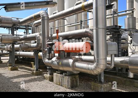 Strasswalchen, Deutschland. 02nd Aug, 2022. Bavaria's Economics Minister Hubert Aiwanger visits the Haidach gas storage facility on August 2nd, 2022. ?SVEN SIMON Photo Agency GmbH & Co. Press Photo KG # Princess-Luise-Str. 41 # 45479 M uelheim/R uhr # Tel. 0208/9413250 # Fax. 0208/9413260 # GLS Bank # BLZ 430 609 67 # Account 4030 025 100 # IBAN DE75 4306 0967 4030 0251 00 # BIC GENODEM1GLS # www.svensimon.net. Credit: dpa/Alamy Live News Stock Photo