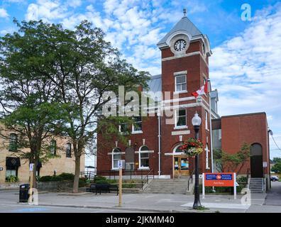 Small town old fashioned post office building Stock Photo