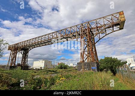 Warrington historic transporter bridge, over the Mersey river at Bank Quay , Crosfields Transporter Bridge, Cheshire, England, UK Stock Photo