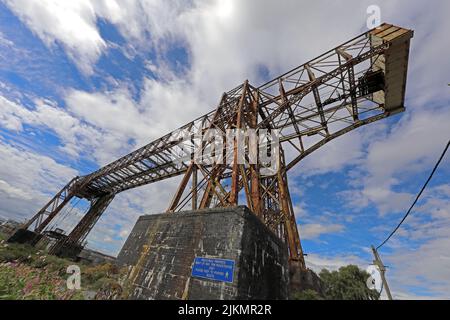 Warrington historic transporter bridge, over the Mersey river at Bank Quay , Crosfields Transporter Bridge, Cheshire, England, UK Stock Photo