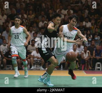 Participants in the 2022 NBA basketball Draft Combine gather at center  court Wednesday, May 18, 2022, at the Wintrust Arena in Chicago. (AP  Photo/Charles Rex Arbogast Stock Photo - Alamy