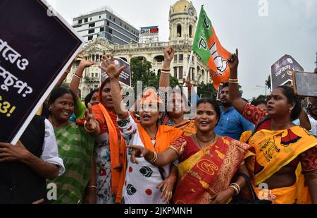 Kolkata, India. 11th Dec, 2018. BJP (Bharatiya Janata Party) protest against SSC (School Service Commission) corruption. Protesters demand swift and befitting punishment of the culprits and the resignation of the Chief Minister Mamata Banerjee. (Photo by Sayantan Chakraborty/Pacific Press/Sipa USA) Credit: Sipa USA/Alamy Live News Stock Photo