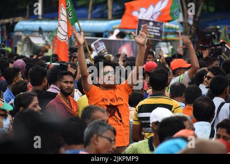 Kolkata, India. 11th Dec, 2018. BJP (Bharatiya Janata Party) protest against SSC (School Service Commission) corruption. Protesters demand swift and befitting punishment of the culprits and the resignation of the Chief Minister Mamata Banerjee. (Photo by Sayantan Chakraborty/Pacific Press/Sipa USA) Credit: Sipa USA/Alamy Live News Stock Photo