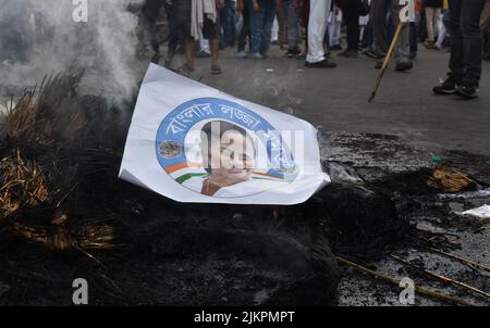 Kolkata, India. 11th Dec, 2018. BJP (Bharatiya Janata Party) protest against SSC (School Service Commission) corruption. Protesters demand swift and befitting punishment of the culprits and the resignation of the Chief Minister Mamata Banerjee. (Photo by Sayantan Chakraborty/Pacific Press/Sipa USA) Credit: Sipa USA/Alamy Live News Stock Photo