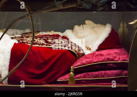 The Pope John XXIII tomb in St. Peter’s Basilica in the Vatican Stock Photo