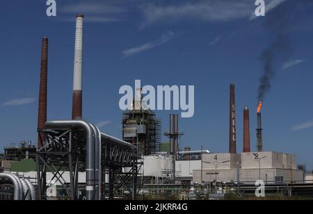 Godorf Refinery and Chemicals Park „Rheinland“, Cologne Stock Photo - Alamy