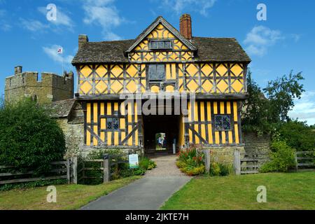 Stokesay Castle in Shropshire is one of the best fortified manor houses in England. It was built in the late 13th century by Laurence de Ludlow.