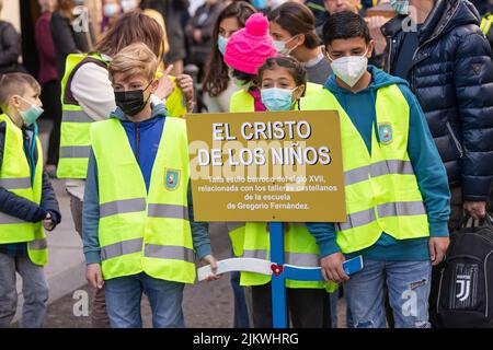 PROCESSION OF THE CHRIST OF THE CHILDREN FOR THE FIRST TIME IN MADRID THANKS TO THE PRIEST FATHER ANGEL OF MESSENGERS OF PEACE WITH Stock Photo