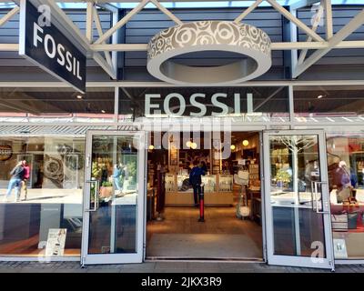 Fossil 2025 outlet stores