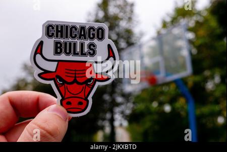 Bulls pay tribute to Chicago flag with sharp — very sharp — City