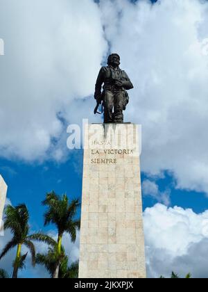 lower view of a statue of che guevara in santa clara, cuba Stock Photo