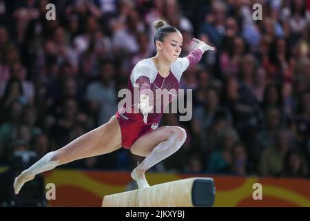 Birmingham, UK, 2nd August 2022. Georgia-Mae FENTON of England during the Women's Balance Beam Final on Day Five of the Commonwealth Games at the Utilita Arena, Birmingham, England on Tuesday 2nd August 2022. (Credit: Mark Fletcher | MI News) Credit: MI News & Sport /Alamy Live News Stock Photo