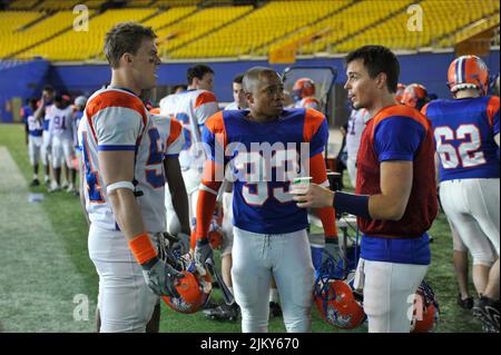 BLUE MOUNTAIN STATE, Darin Brooks (2nd from left), Alan Ritchson (2nd