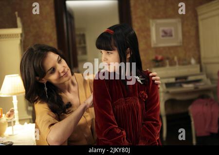 KATIE HOLMES, BAILEE MADISON, DON'T BE AFRAID OF THE DARK, 2010 Stock Photo