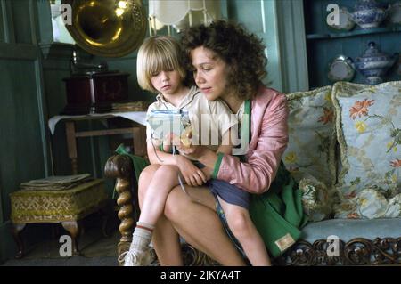 STEER,GYLLENHAAL, NANNY MCPHEE AND THE BIG BANG, 2010 Stock Photo