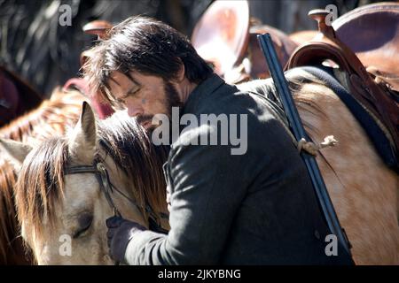JOSH BROLIN, TRUE GRIT, 2010 Stock Photo - Alamy
