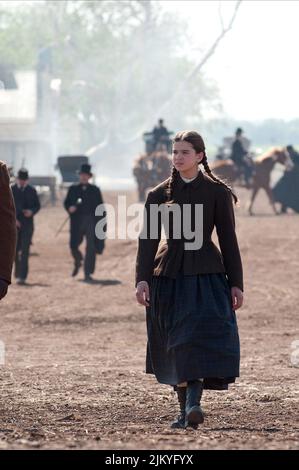 HAILEE STEINFELD, TRUE GRIT, 2010 Stock Photo - Alamy