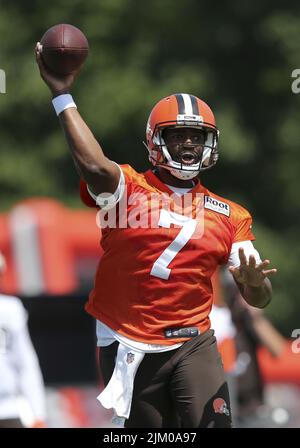 Berea, United States. 03rd Aug, 2022. Cleveland Browns quarterback Jacoby Brissett (7) throws a pass during training camp in Berea, Ohio, on Wednesday, August 3, 2022. Photo by Aaron Josefczyk/UPI Credit: UPI/Alamy Live News Stock Photo