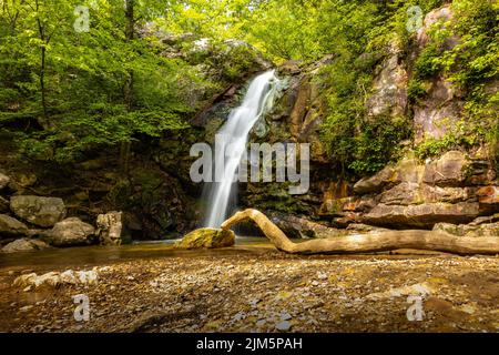 A mesmerizing view of the Peavine Falls in Oak Mountain State Park Stock Photo