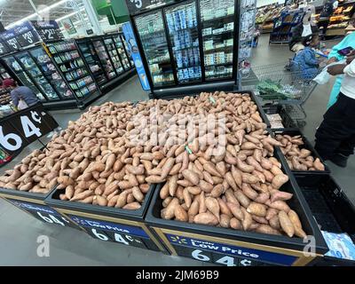 Grovetown, Ga USA - 11 24 21: Walmart Thanksgiving peanit bin in produce Stock Photo