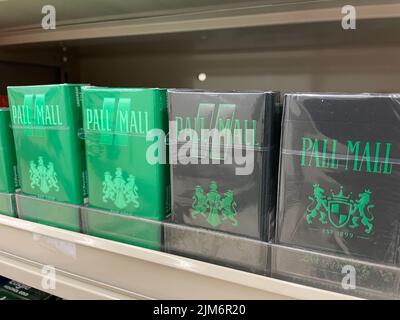 Augusta, Ga USA - 04 29 22: Retail store cigarettes Pall Mall menthol side view Stock Photo